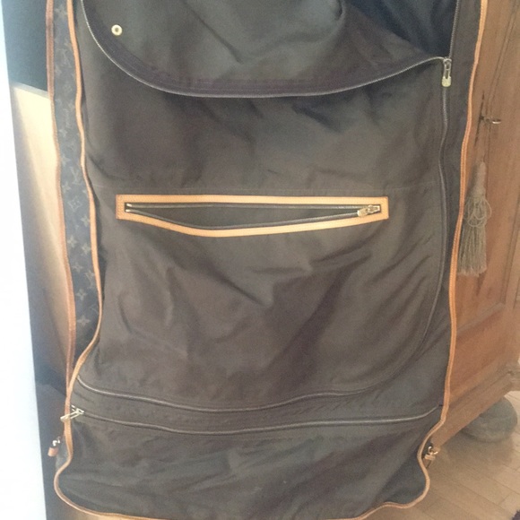 Louis Vuitton Garment Bag - Picture 6 of 8